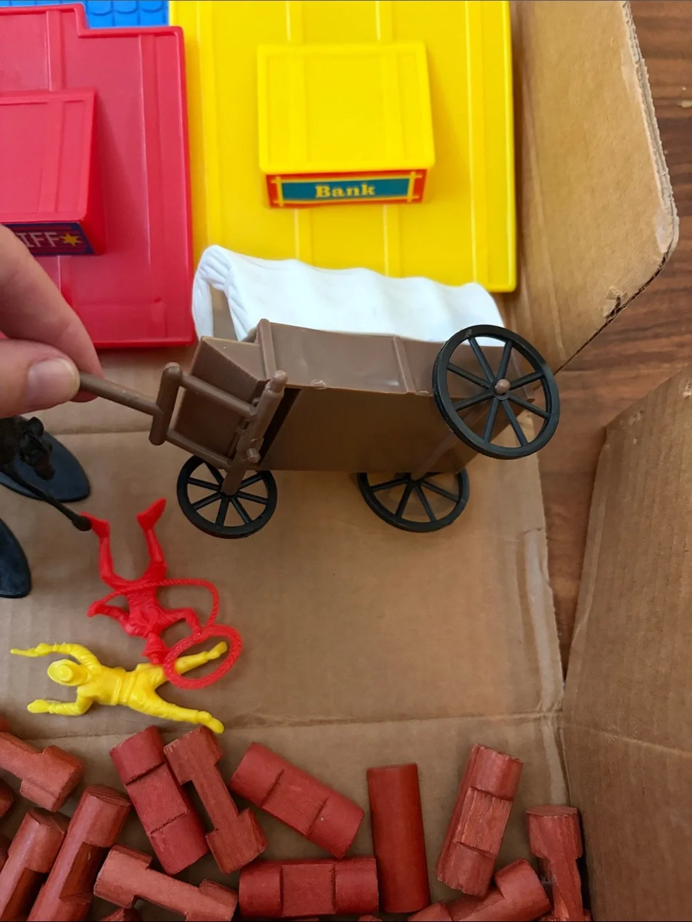 Colorful Kids Log-Building Playset with Red, Blue, Green & Yellow Accessories